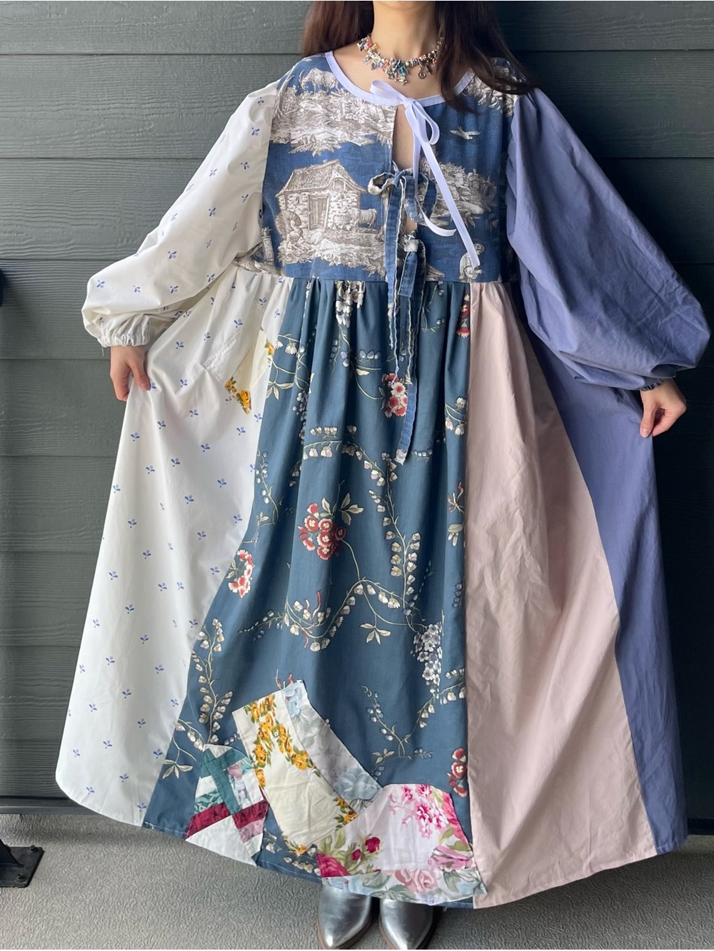 Le Telerie Toscane | Handmade Elegant Pastel Pastoral Toile Dress SKU 07213 - Picture 9 of 16